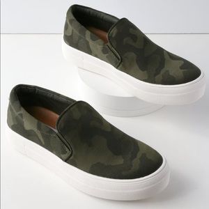 Steve Madden camo platform slip ons